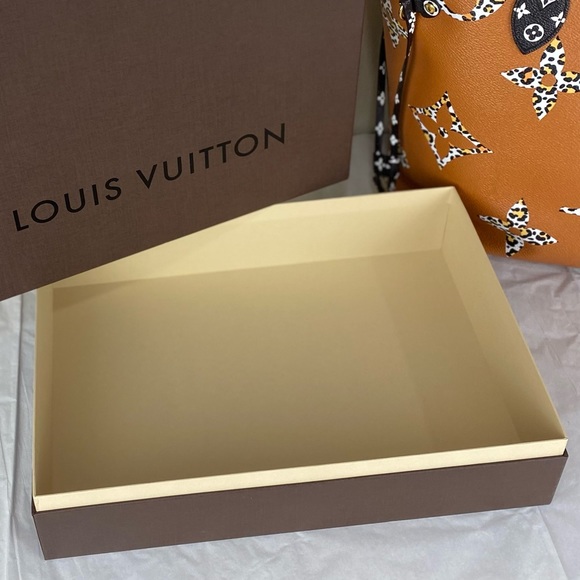 Authentic Louis Vuitton Box - Picture 4 of 8